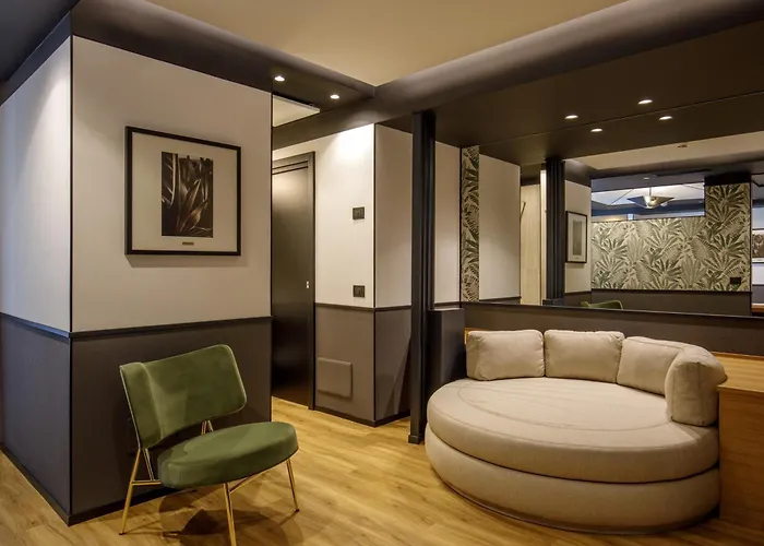 Hotel The Fourth Dimension By Domidea
